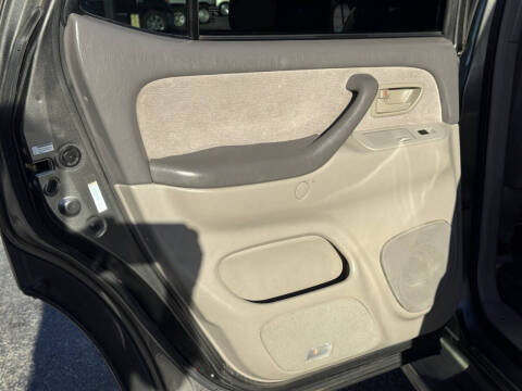 2003 Toyota Sequoia SR5