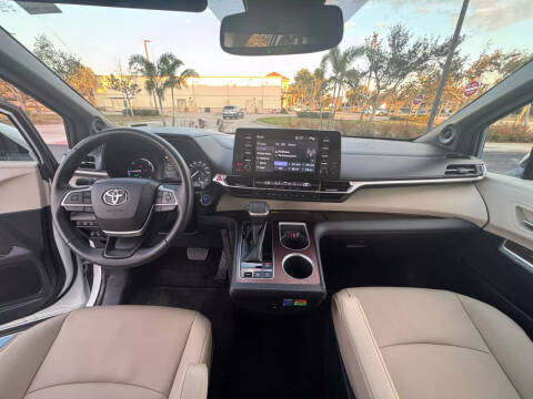 2022 Toyota Sienna XLE 7-Passenger