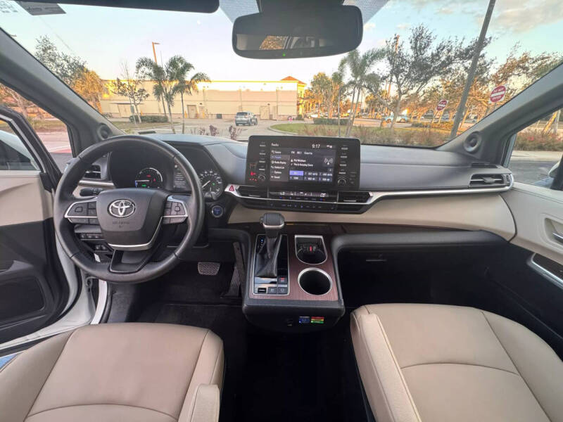 2022 Toyota Sienna XLE 7-Passenger