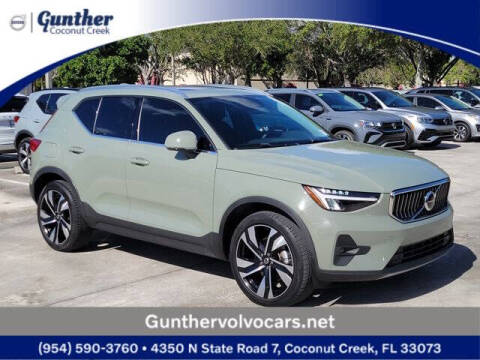 2023 Volvo XC40 B5 Plus Bright Theme