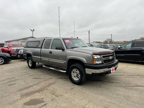 2007 Chevrolet Silverado 2500HD Classic for sale at UNITED AUTO INC in South Sioux City NE