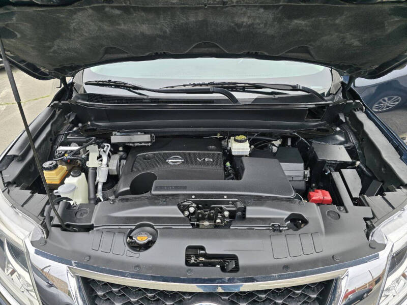 2016 Nissan Pathfinder SV