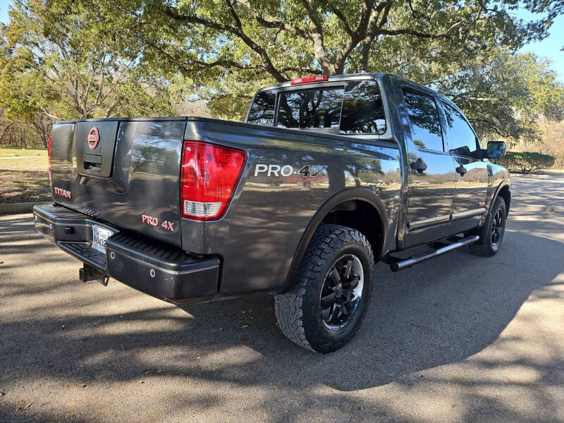 2012 Nissan Titan PRO-4X photo 3