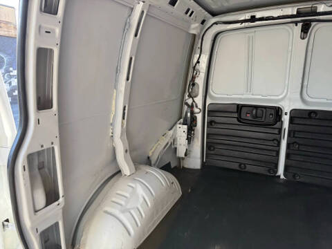 2022 GMC Savana 2500