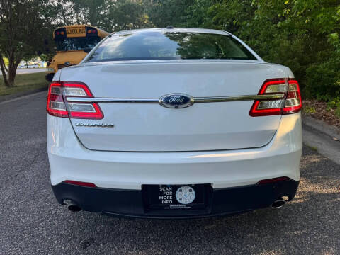 2015 Ford Taurus