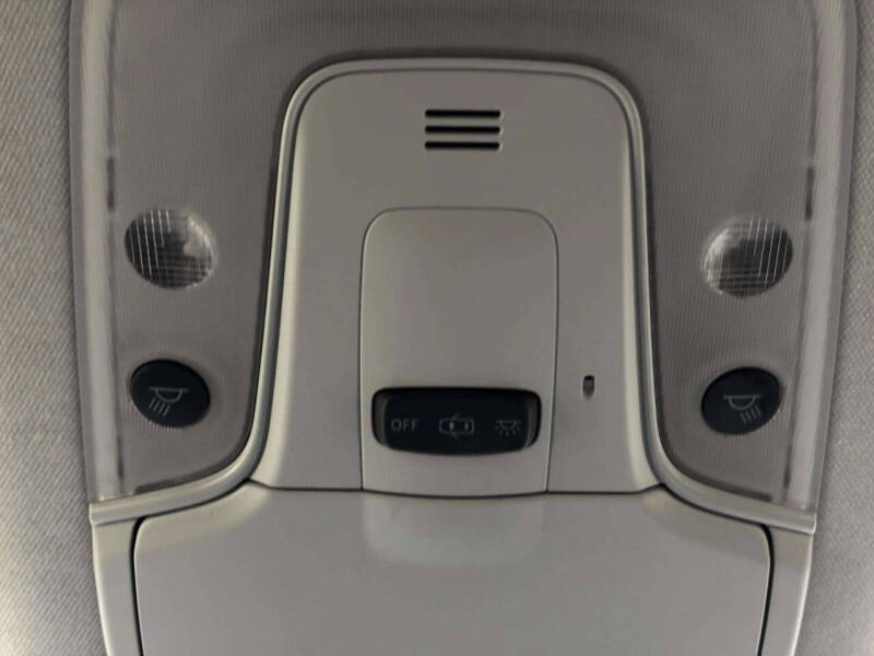 2019 Toyota Prius L Eco