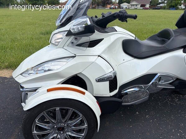 2014 Can-Am Spyder RT-S SE6