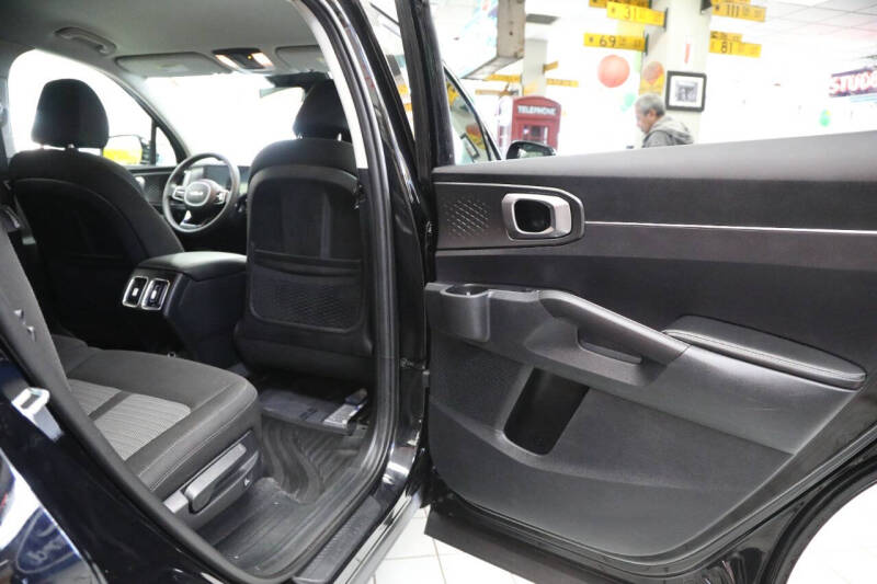 2025 Kia Sorento LX