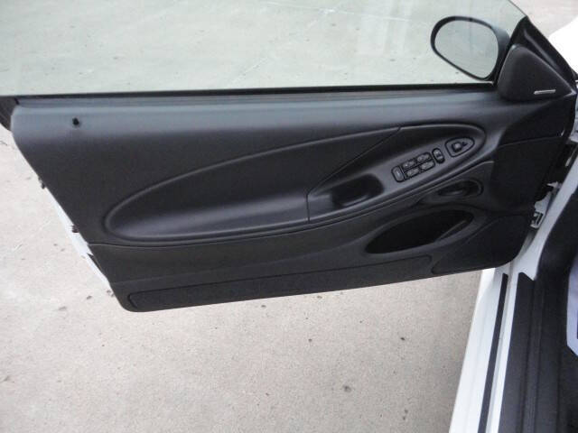 2002 Ford Mustang Deluxe