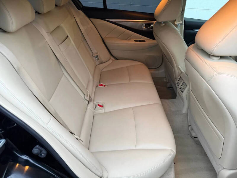 2015 Infiniti Q50 Premium