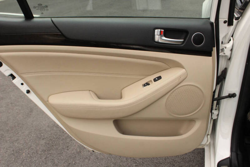 2014 Kia Cadenza Premium