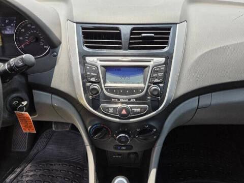 2012 Hyundai Accent GLS