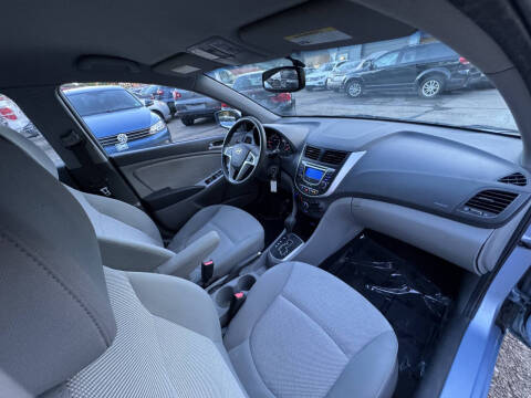 2012 Hyundai Accent GS