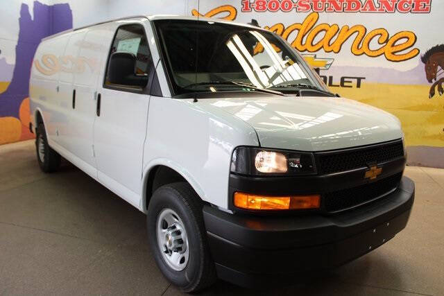 2025 Chevrolet Express 2500