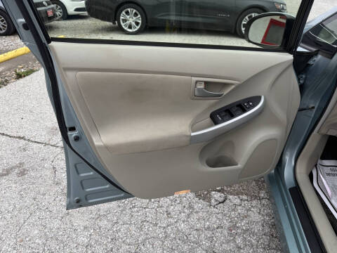 2012 Toyota Prius Two