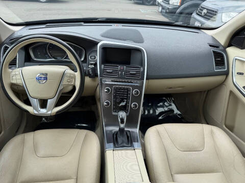 2016 Volvo XC60 T5 Drive-E Platinum