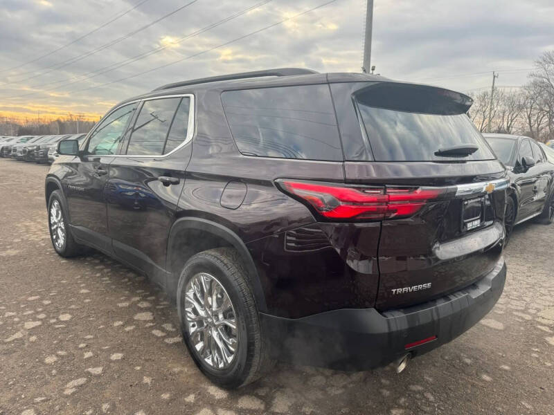2023 Chevrolet Traverse LT Leather