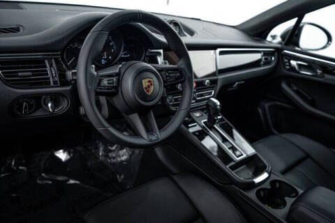 2025 Porsche Macan T