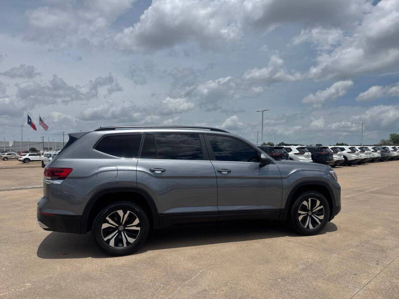 2024 Volkswagen Atlas SE