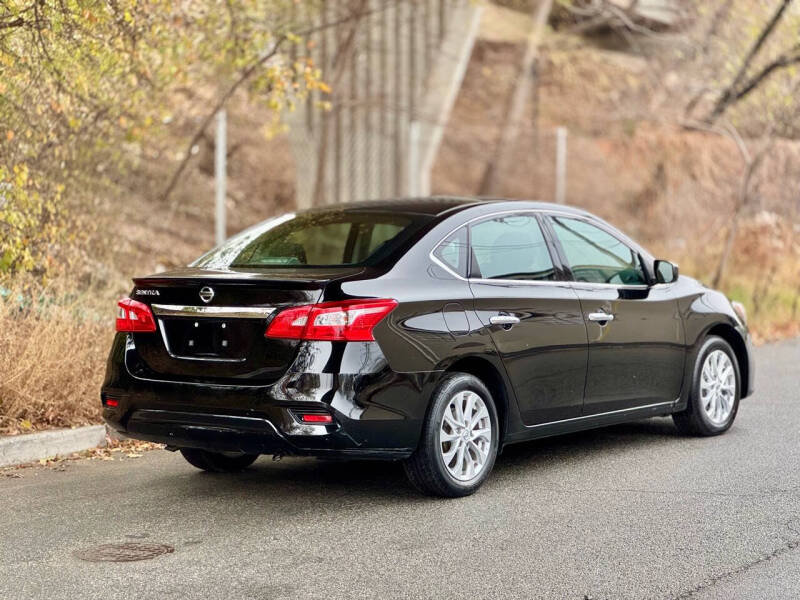 2017 Nissan Sentra S photo 6