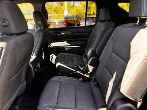 2024 Chevrolet Traverse LT