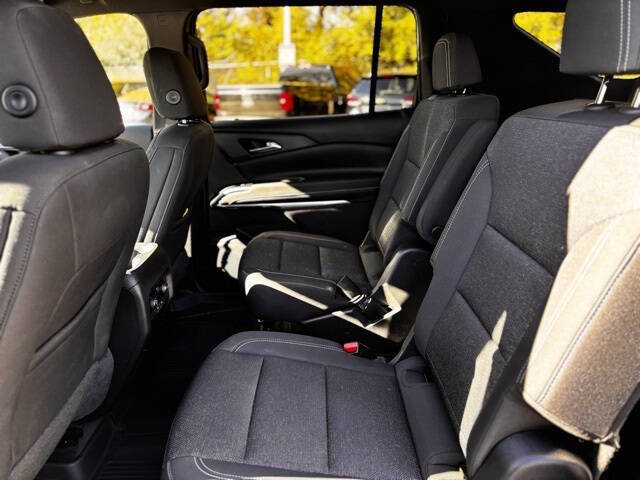 2024 Chevrolet Traverse LT