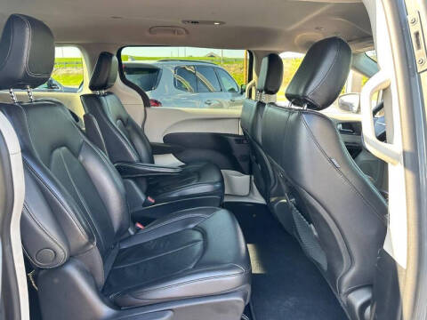 2022 Chrysler Pacifica Hybrid Touring L