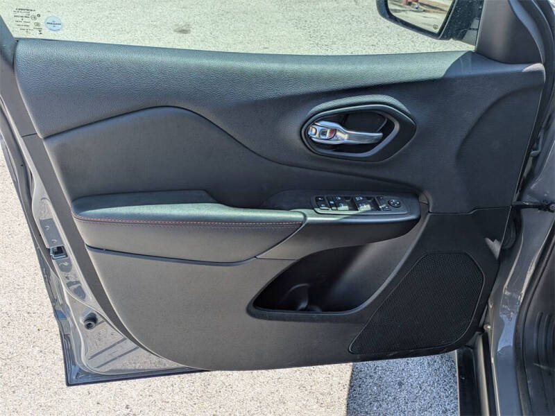 2022 Jeep Cherokee Trailhawk