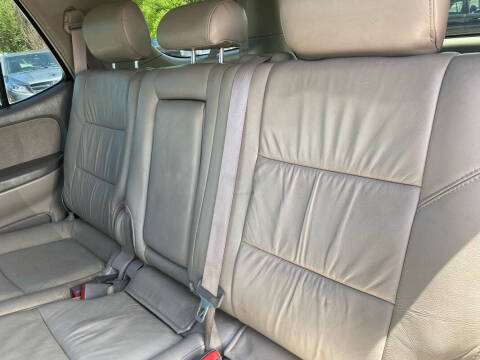 2002 Toyota Sequoia SR5