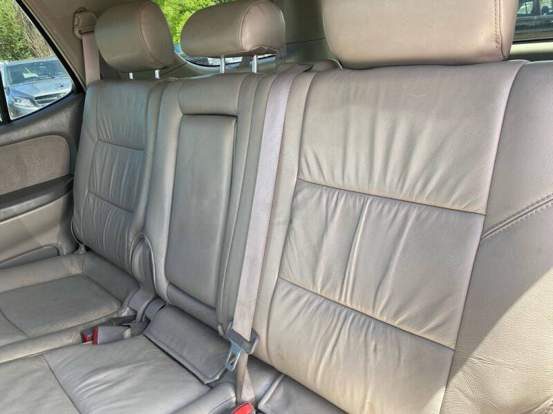 2002 Toyota Sequoia SR5