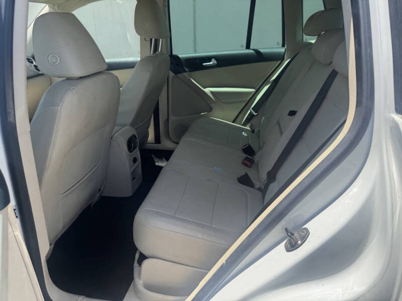 2010 Volkswagen Tiguan SE
