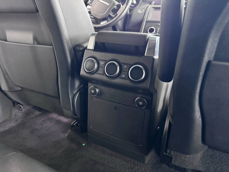 2020 Land Rover Discovery Landmark Edition