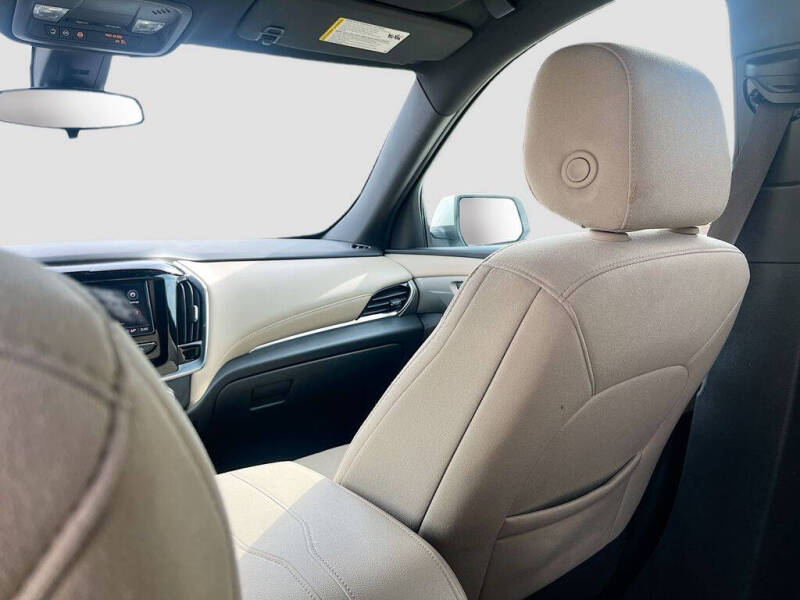 2023 Chevrolet Traverse LS