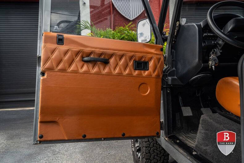 1987 Land Rover Defender