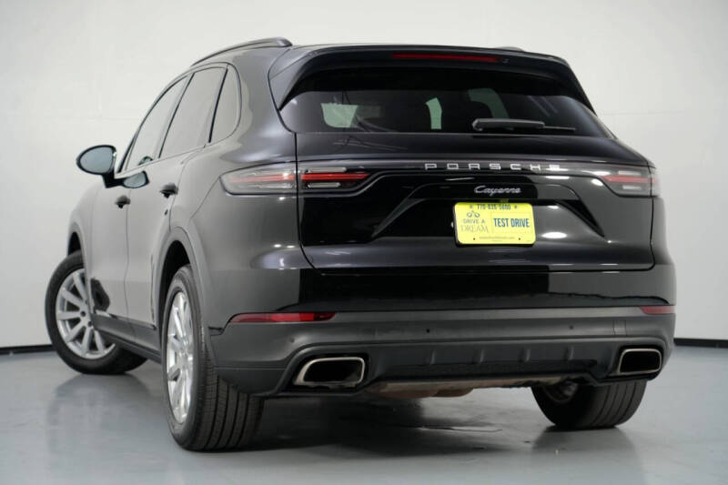 2022 Porsche Cayenne Platinum Edition