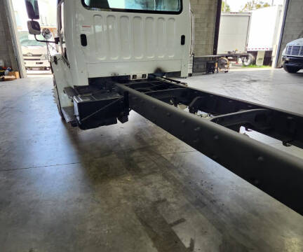 2016 Freightliner M2 106