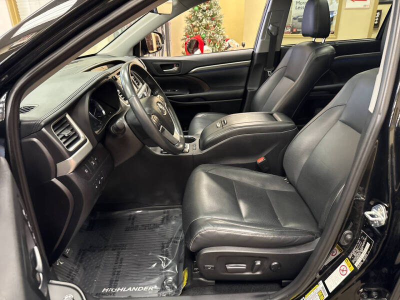 2019 Toyota Highlander Hybrid Limited Platinum