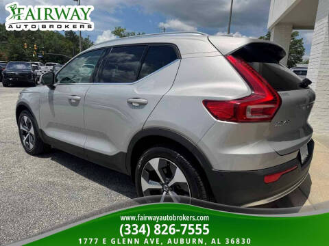 2025 Volvo XC40 B5 Plus Bright Theme