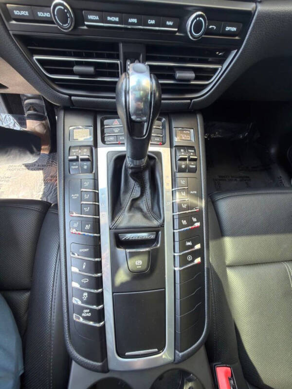 2020 Porsche Macan S