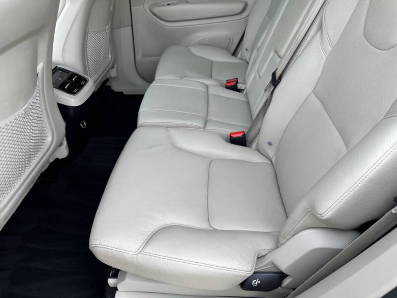 2020 Volvo XC90 T5 Momentum
