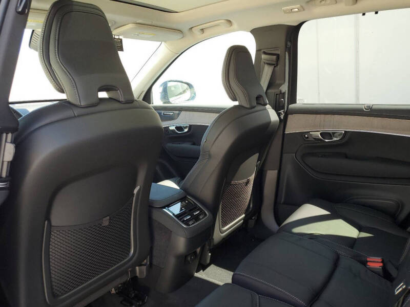 2025 Volvo XC90 B6 Ultra Bright Theme 7P