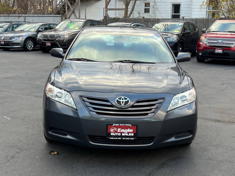 2009 Toyota Camry LE photo 8