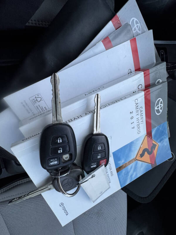 2017 Toyota Camry LE