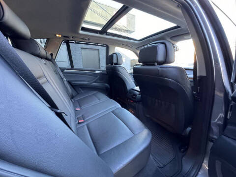 2010 BMW X5 xDrive30i