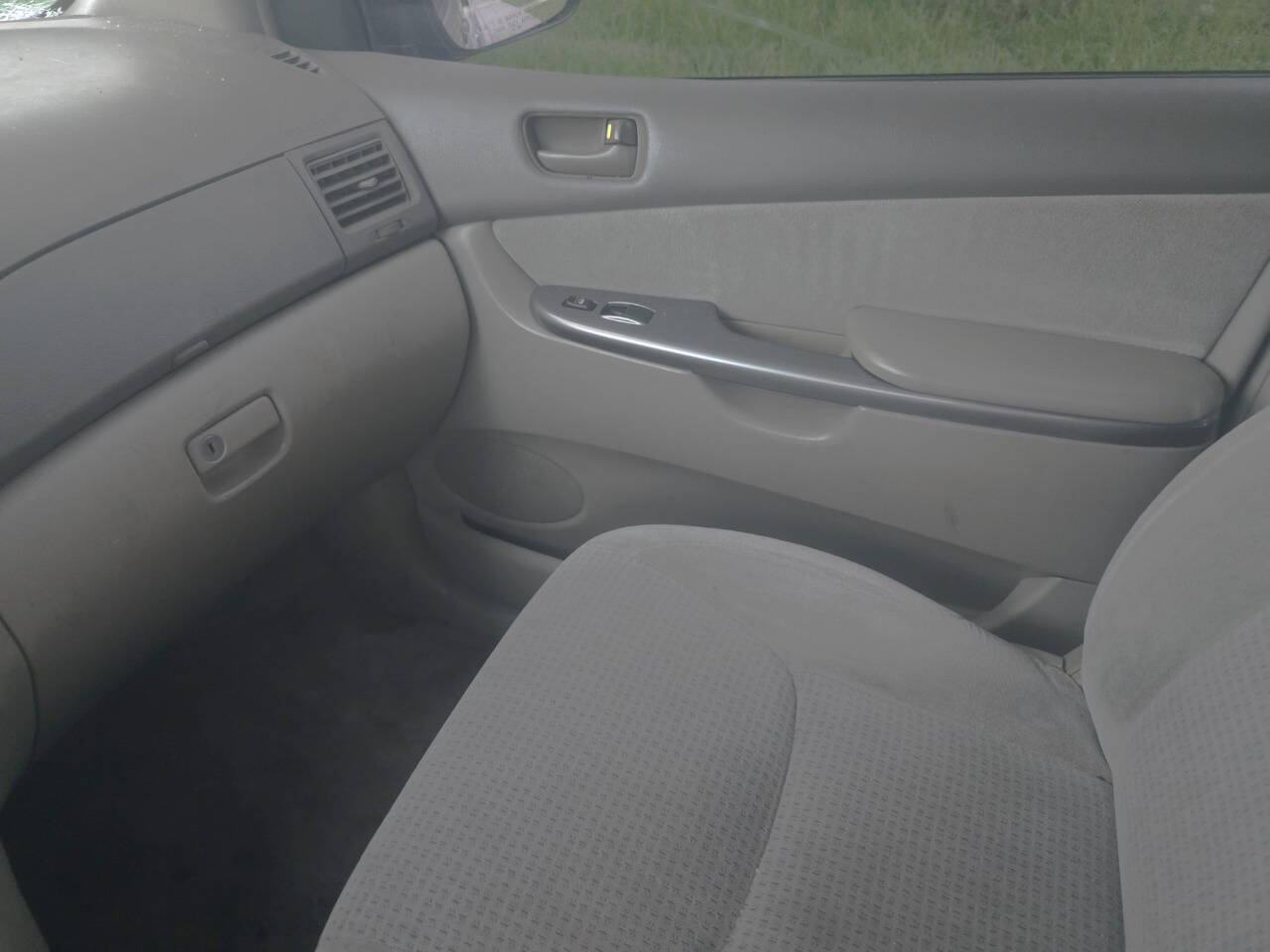 Beige 2007 Toyota Sienna CE 7-Passenger CE 7-Passenger 4dr Mini-Van 9