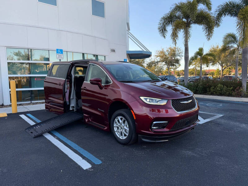 2022 Chrysler Pacifica Touring L