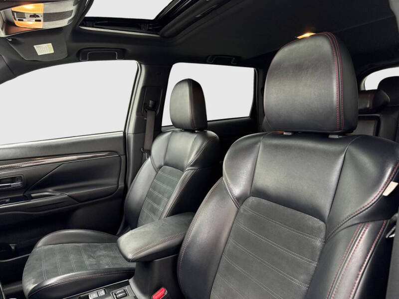 2020 Mitsubishi Outlander LE