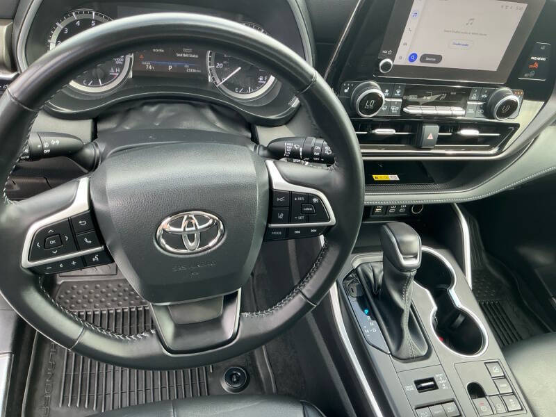2023 Toyota Highlander XLE
