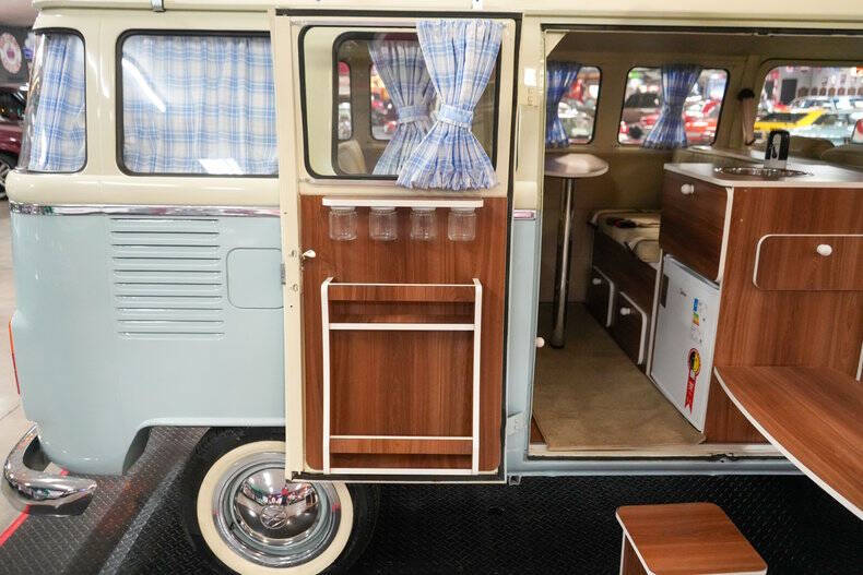 1976 Volkswagen Type 2 Westfalia Camper Bus