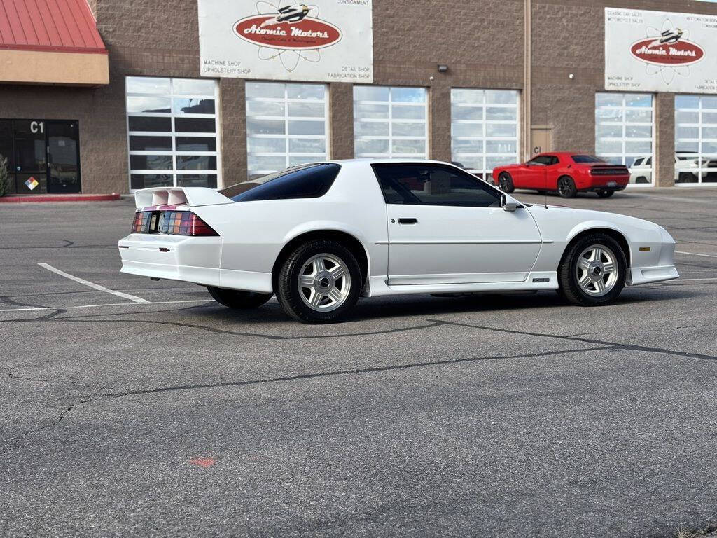 1992 Chevrolet Camaro 32